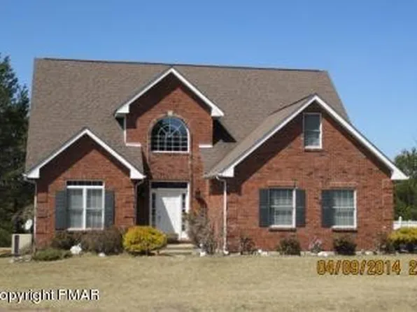 1105 Tomasula Dr, Tobyhanna, PA 18466
