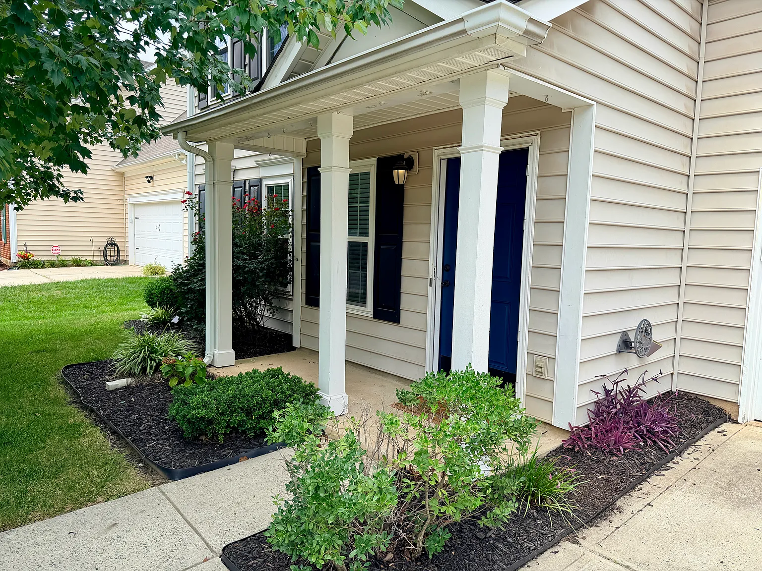 3 bed, 2.5 bath, 1662 sqft, $2,295 — Photo 1