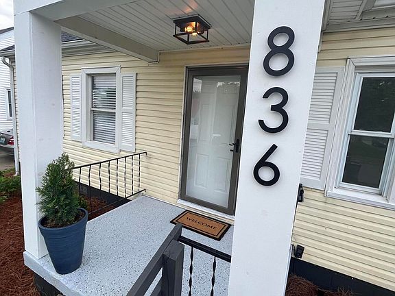 3rd image of 836 Darley Dr