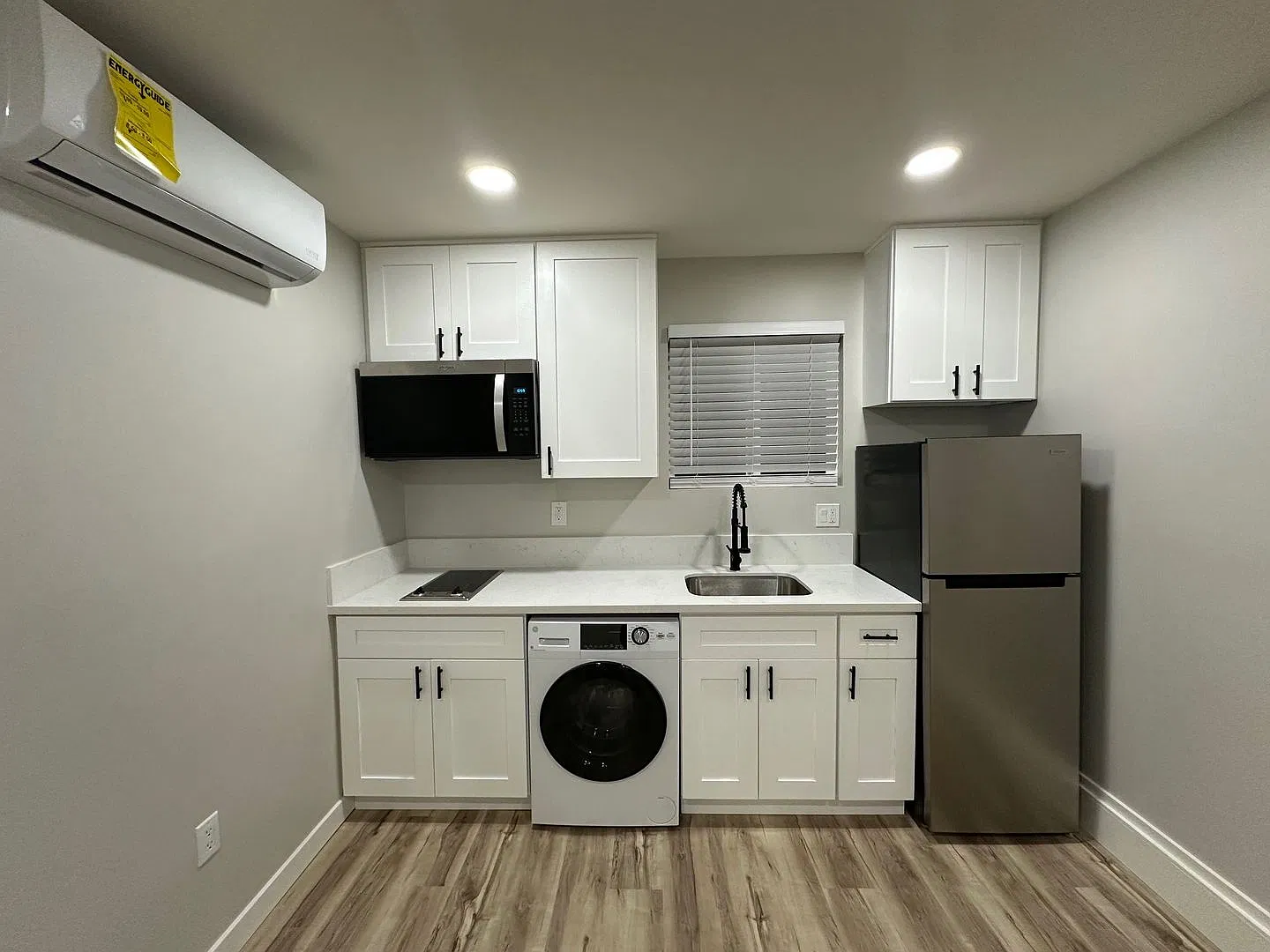 4148 Van Dyke Avenue — Photo 2