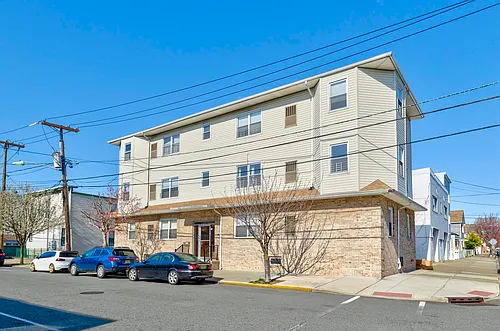 15 Isabella Ave #2R Photo 1