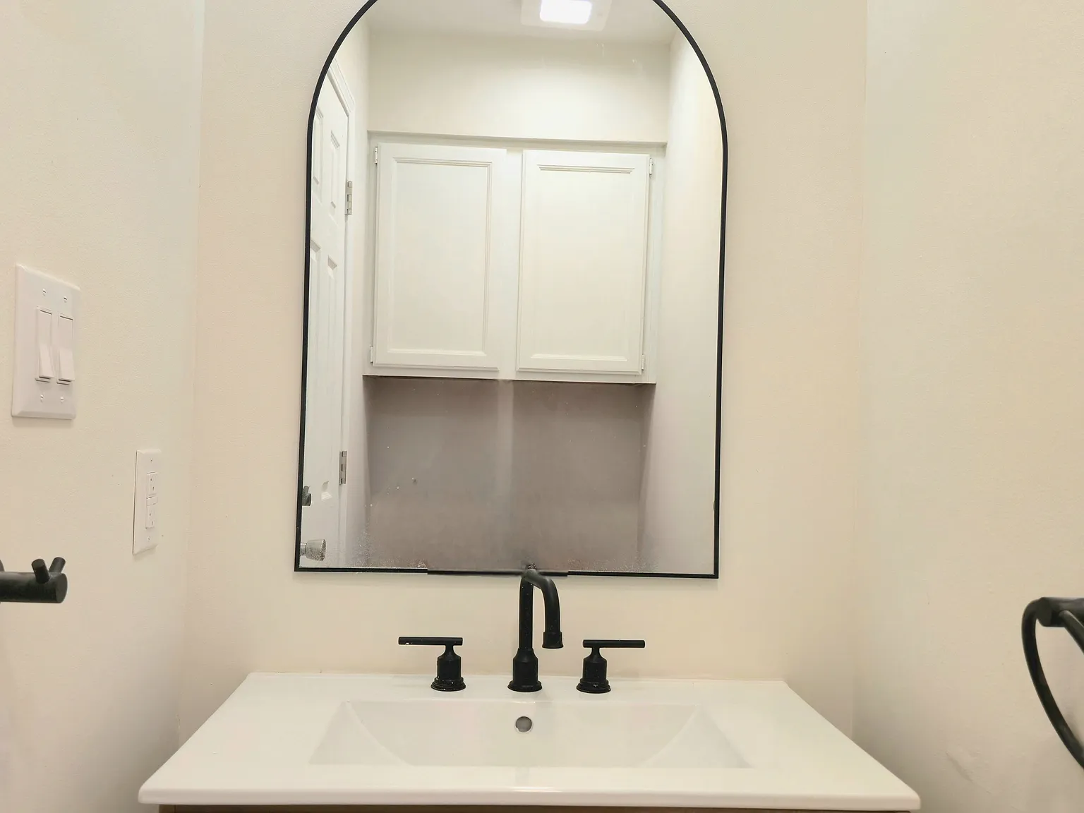 2 bed, 2.5 bath, 1430 sqft, $2,000 — Photo 1