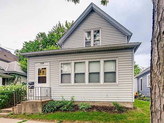 2nd image of 608 19th Ave NE