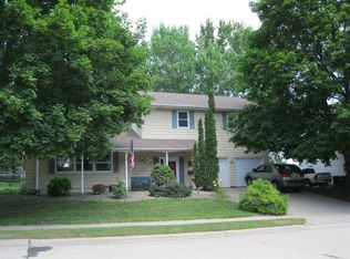 604 Tower Rd, Clinton, IA 52732