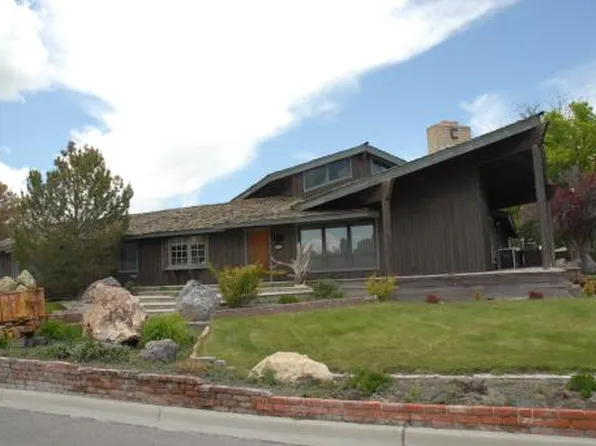 300 16th St, Lovelock, NV 89419