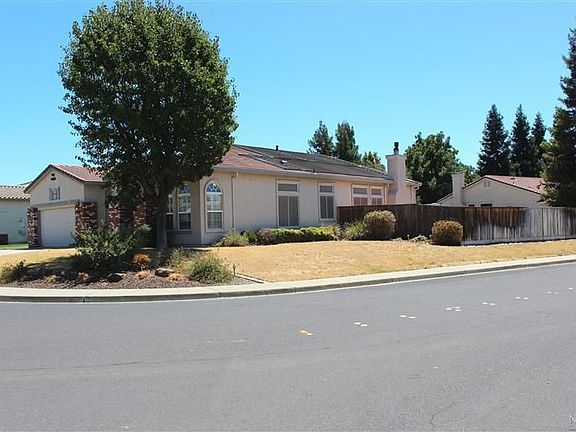 3rd image of 360 Stoneridge Cir