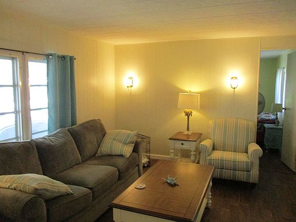 Large bright living room.