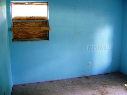 4th image of 391 W Holly Dr