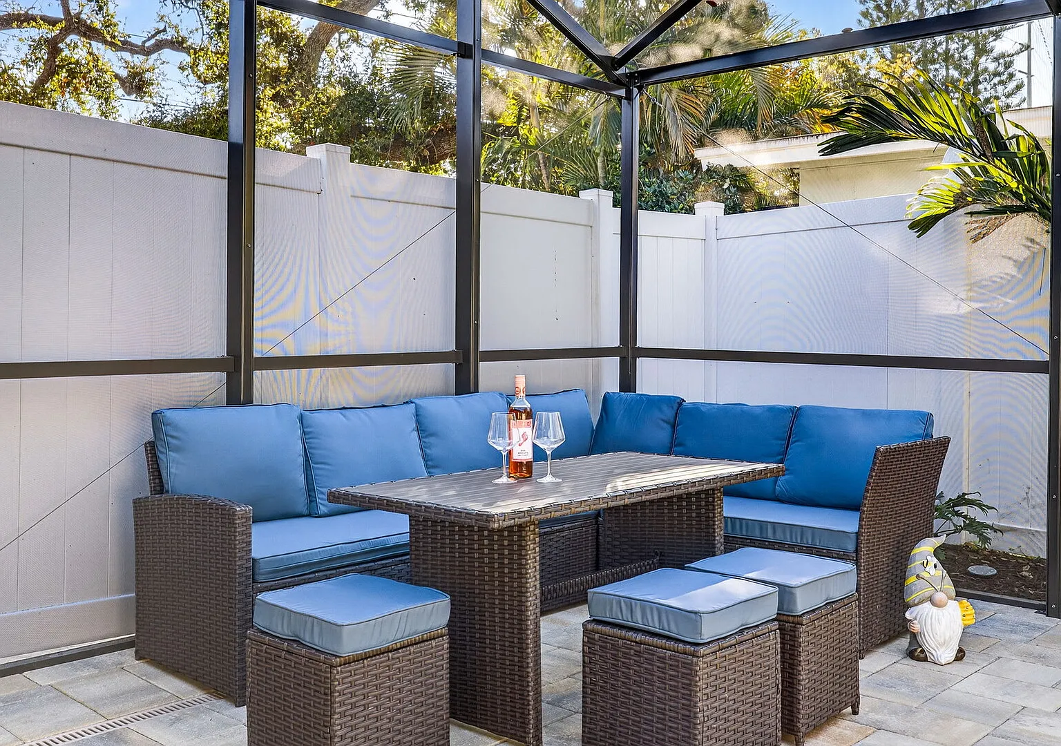 Flora & Flair - 3BD Home|Beach|Heated POOL — Photo 3