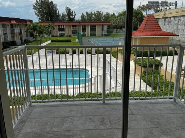 5401 SW 77th Ct APT 206E, Miami, FL 33155