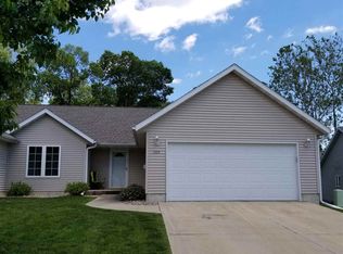 1109 Bobbi Ln, Waterloo, IA 50701