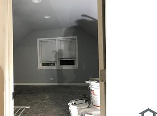 8100 S Escanaba Ave, Chicago, IL 60617