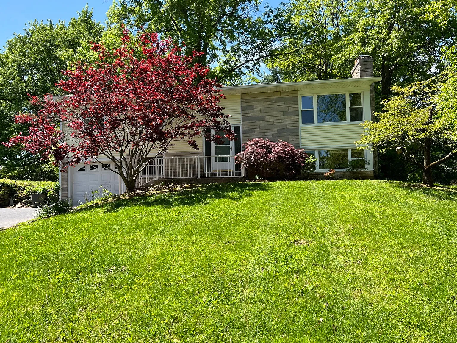 4218 E Cambridge Dr photo 1