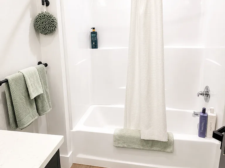 707 Victory Ln — Photo 3