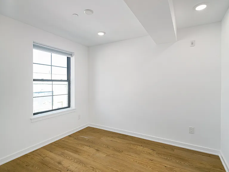 610 Moore St #204 — Photo 10