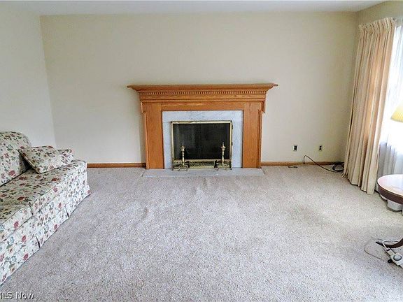 3rd image of 443 N Hazelwood Ave