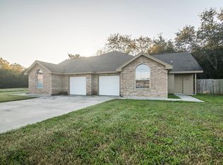 177 Country Gdns, Seguin, TX 78155