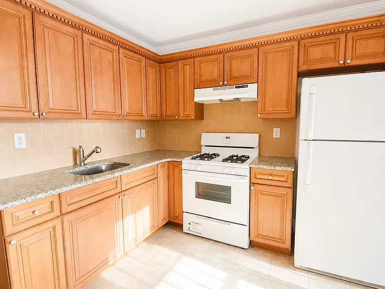 75 W 118th St #B2 — Photo 4