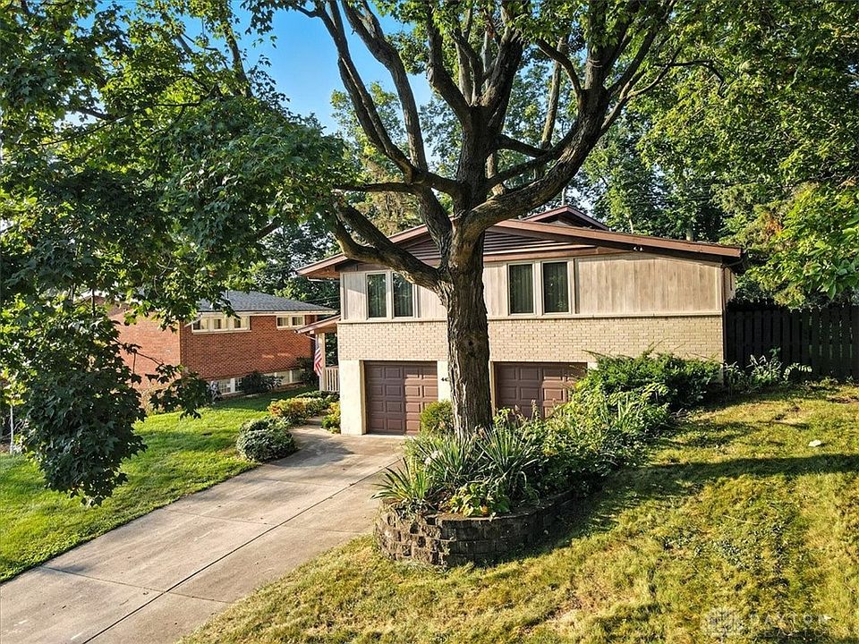 1st image of 4432 Woodbine Ave