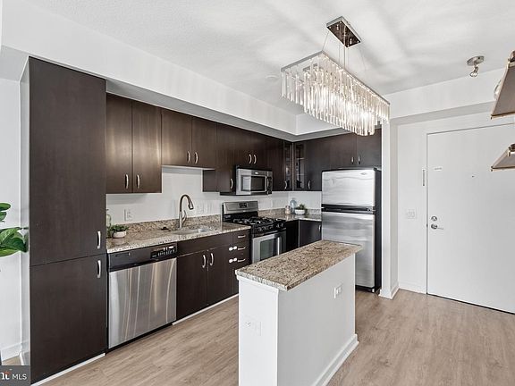 3rd image of 475 K St NW Unit 710