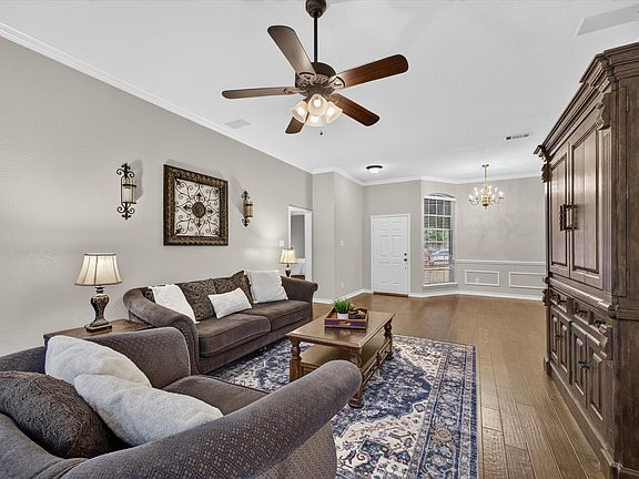 3rd image of 1604 Willow Ln