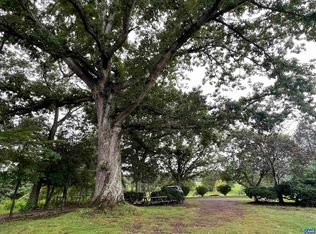 523 E Branch Loop, Roseland, VA 22967