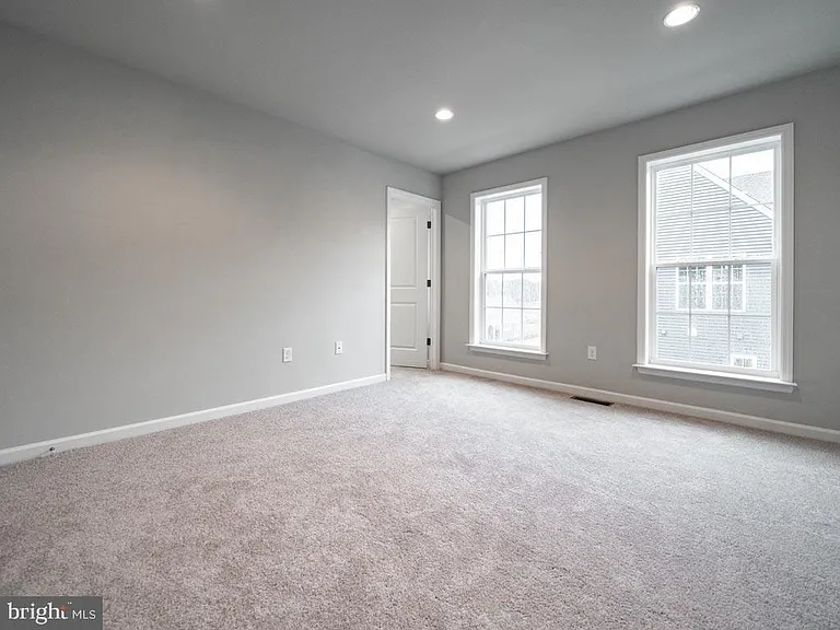 3211 Concord Way — Photo 3