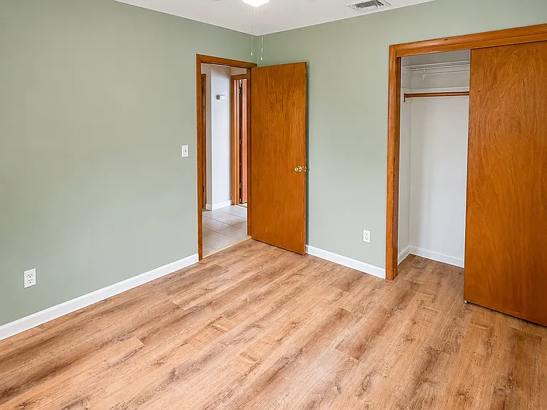 106 Rochelle Pkwy #2 — Photo 17