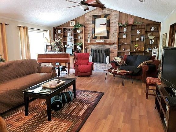 5th image of 182 Harbor Dr