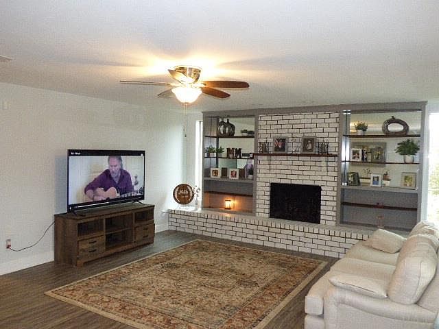 1st image of 7912 Stella Dr