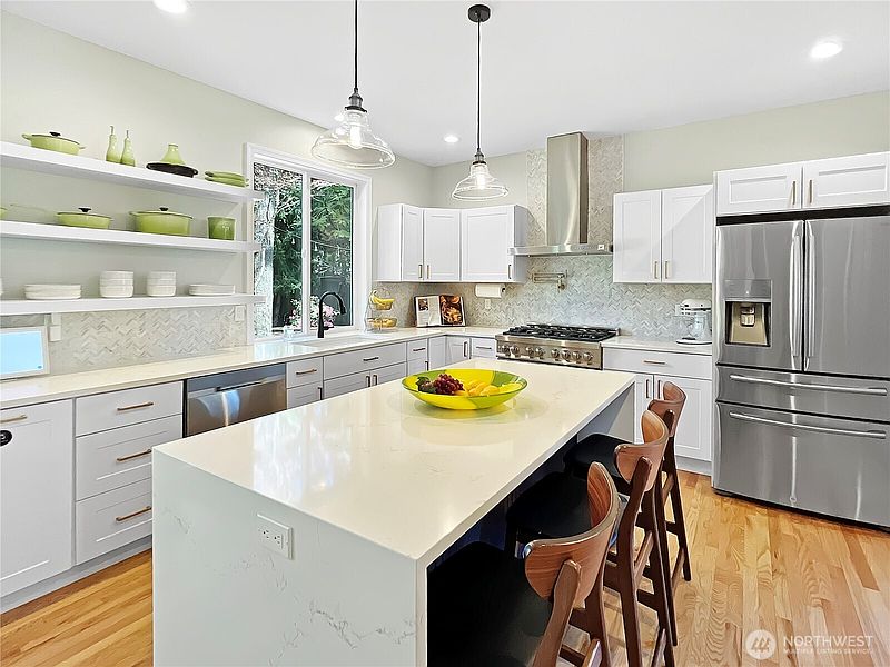 4th image of 8700 Rosario Place NE