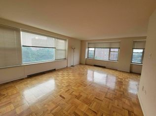 64-12 183rd St #2A, Fresh Meadows, NY 11365