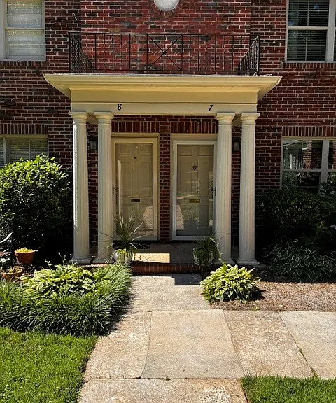 600 University Rdg #7 — Photo 1