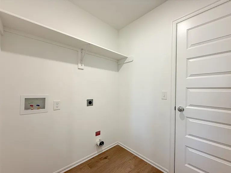 16301 Harvester Dr — Photo 10
