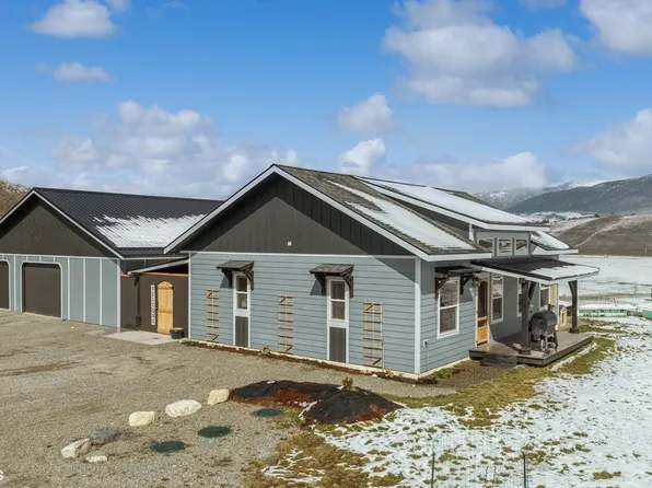 100 Hollenback Cir, Eureka, MT 59917