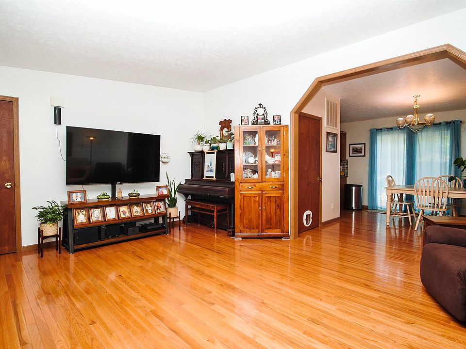 108 Fay St, Deer Creek, IL 61733 Zillow