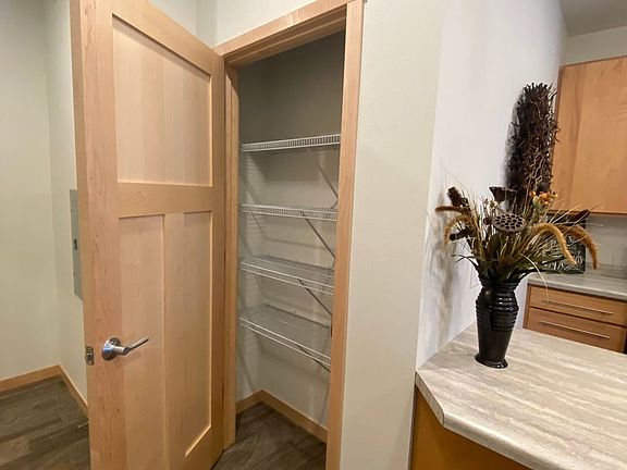 4th image of 707 La Crosse St APT 202