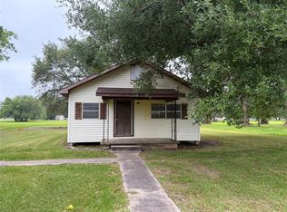 638 W Leblanc St, Winnie, TX 77665