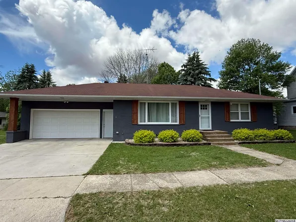 112 N Seminary Ave, Nora Springs, IA 50458