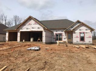 465 Strawberry Ridge Dr, Medina, TN 38355