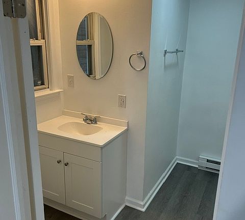 3rd image of 329 Market St APT B