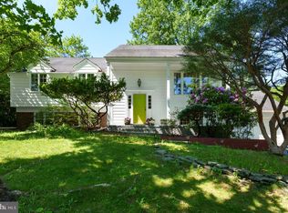 9 Laurel Wood Dr, Lawrence Township, NJ 08648