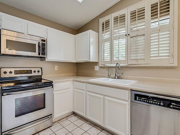 3rd image of 18625 N 45th Pl