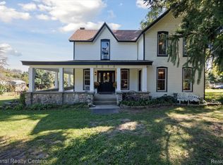 8078 Faussett Rd, Fenton, MI 48430