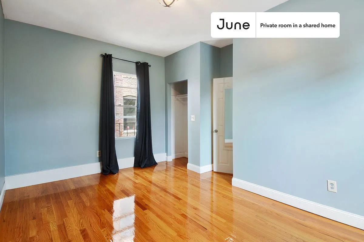 Building Photo - 21 Highgate St #C