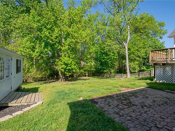 3rd image of 8119 Castle Grove Dr