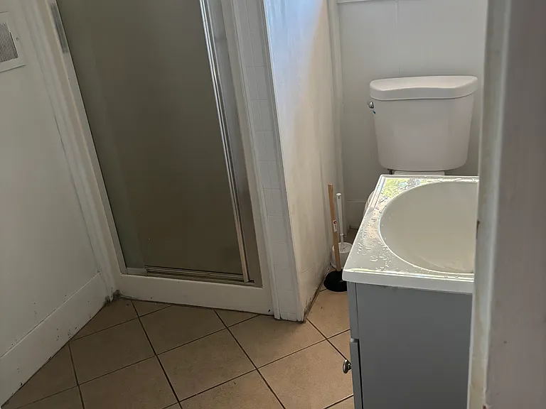 915 Academy St #3 — Photo 5