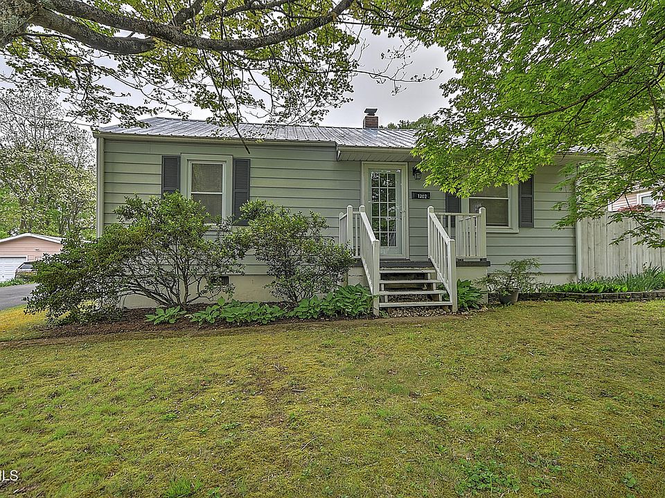 1st image of 1202 N Barton St