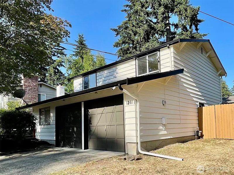 2nd image of 1261 150th Avenue SE