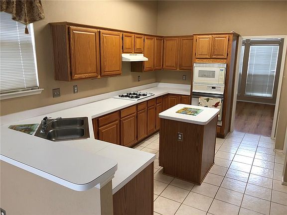 2nd image of 844 Windy Meadow Dr
